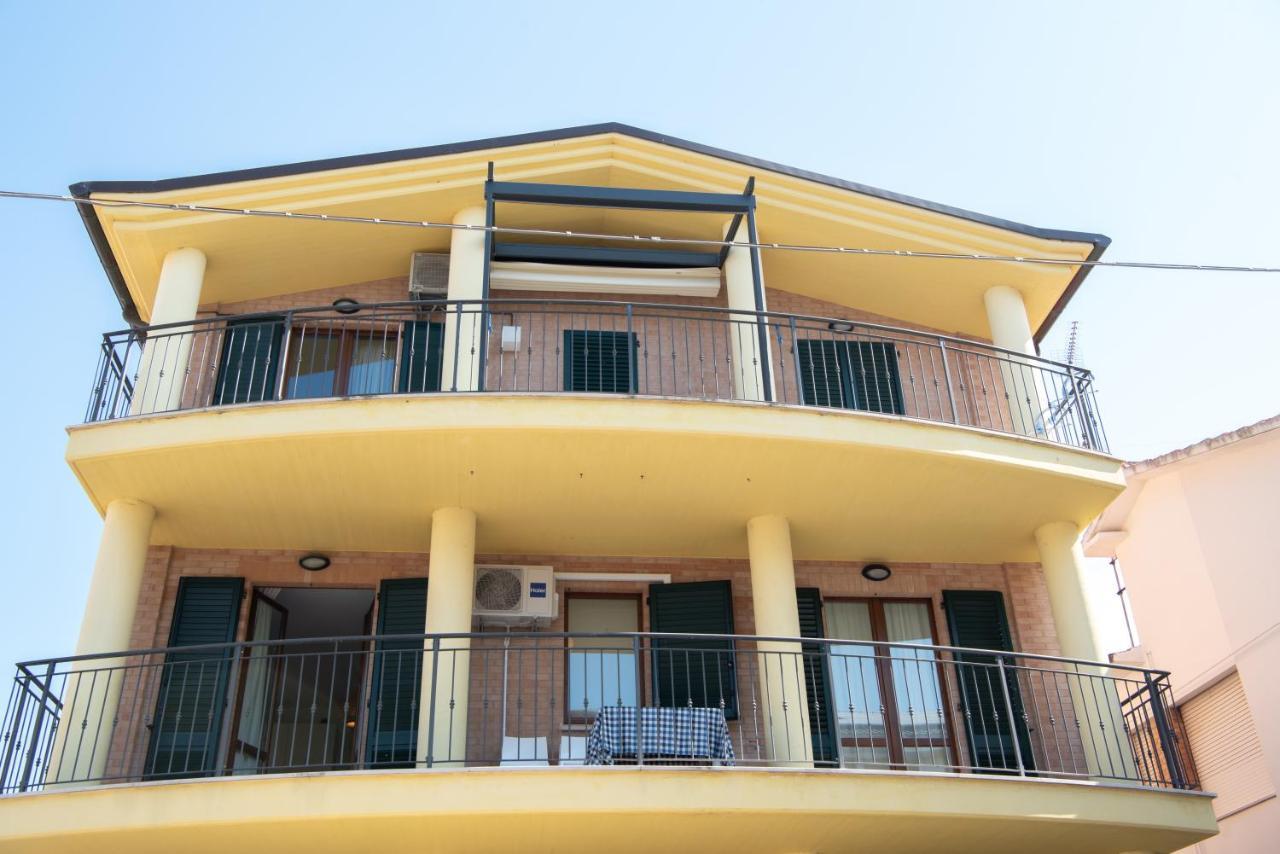 Ferienwohnung La Perla Blu Porto SantʼElpidio Exterior foto